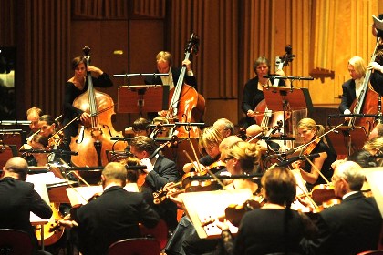 Radiosymfonikerna under konsert i Berwaldhallen.