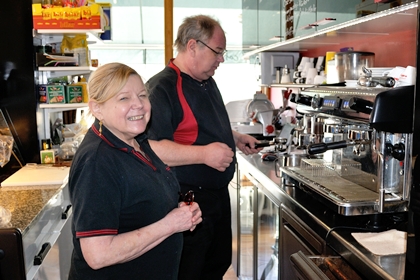 Interiör från köket i Kickis café